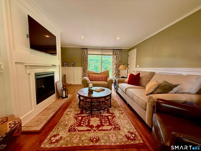 4 Autumn Lane, Plainville, CT 06062