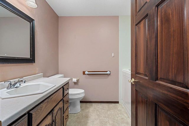 923 W WINDTREE DRIVE, Appleton, WI 54914
