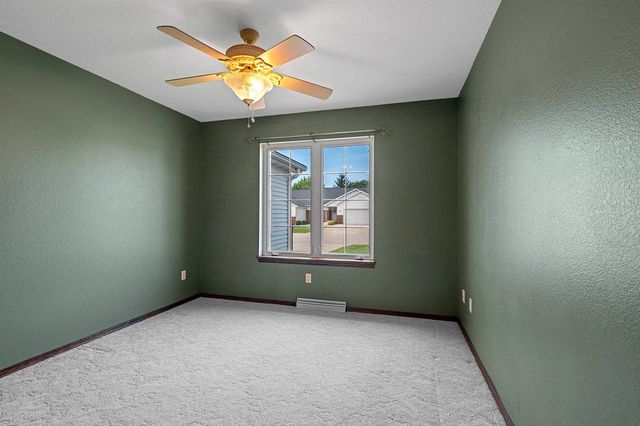 923 W WINDTREE DRIVE, Appleton, WI 54914