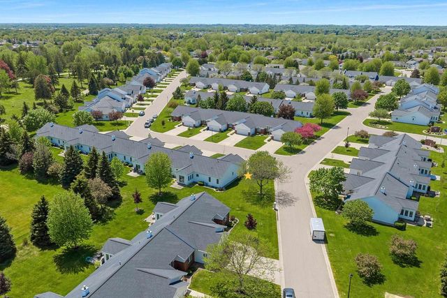 923 W WINDTREE DRIVE, Appleton, WI 54914
