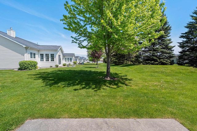 923 W WINDTREE DRIVE, Appleton, WI 54914
