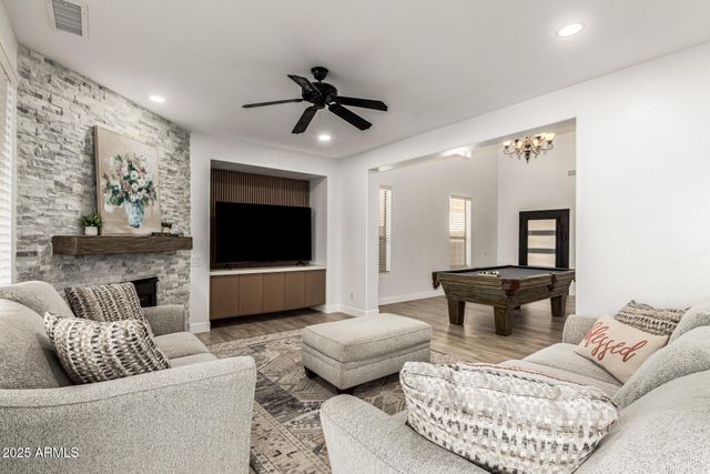 3726 W VILLA LINDA Drive, Glendale, AZ 85310