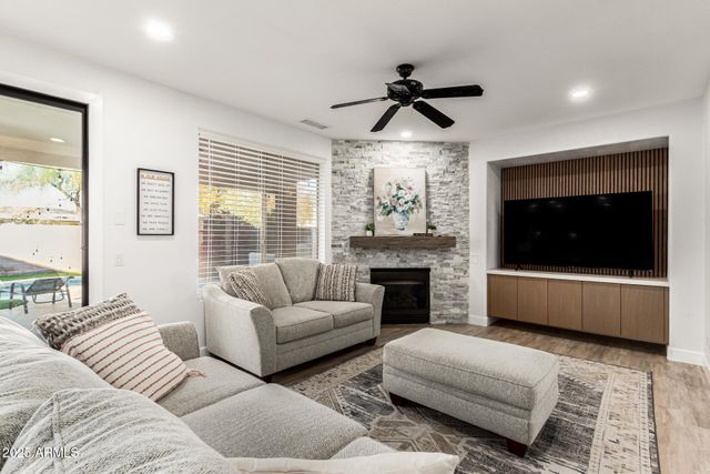 3726 W VILLA LINDA Drive, Glendale, AZ 85310