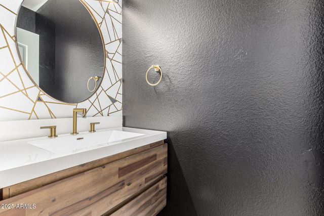 3726 W VILLA LINDA Drive, Glendale, AZ 85310