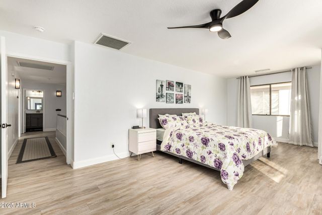 3726 W VILLA LINDA Drive, Glendale, AZ 85310