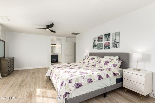 3726 W VILLA LINDA Drive, Glendale, AZ 85310