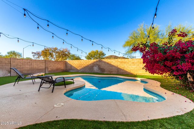 3726 W VILLA LINDA Drive, Glendale, AZ 85310