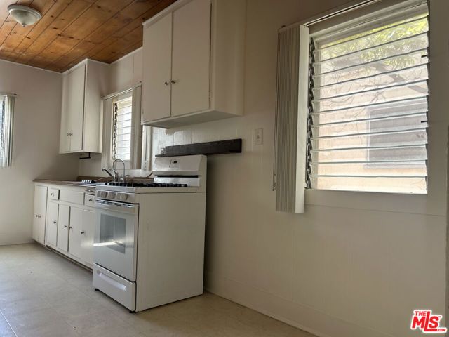 1042 2nd Street 3, Santa Monica, CA 90403