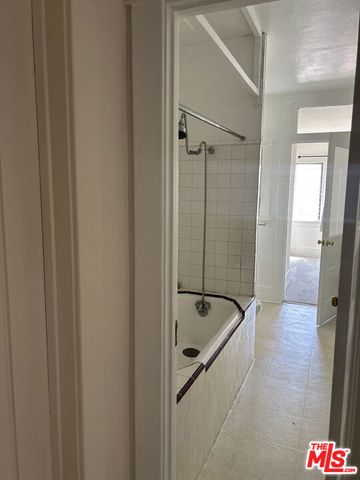 1042 2nd Street 3, Santa Monica, CA 90403