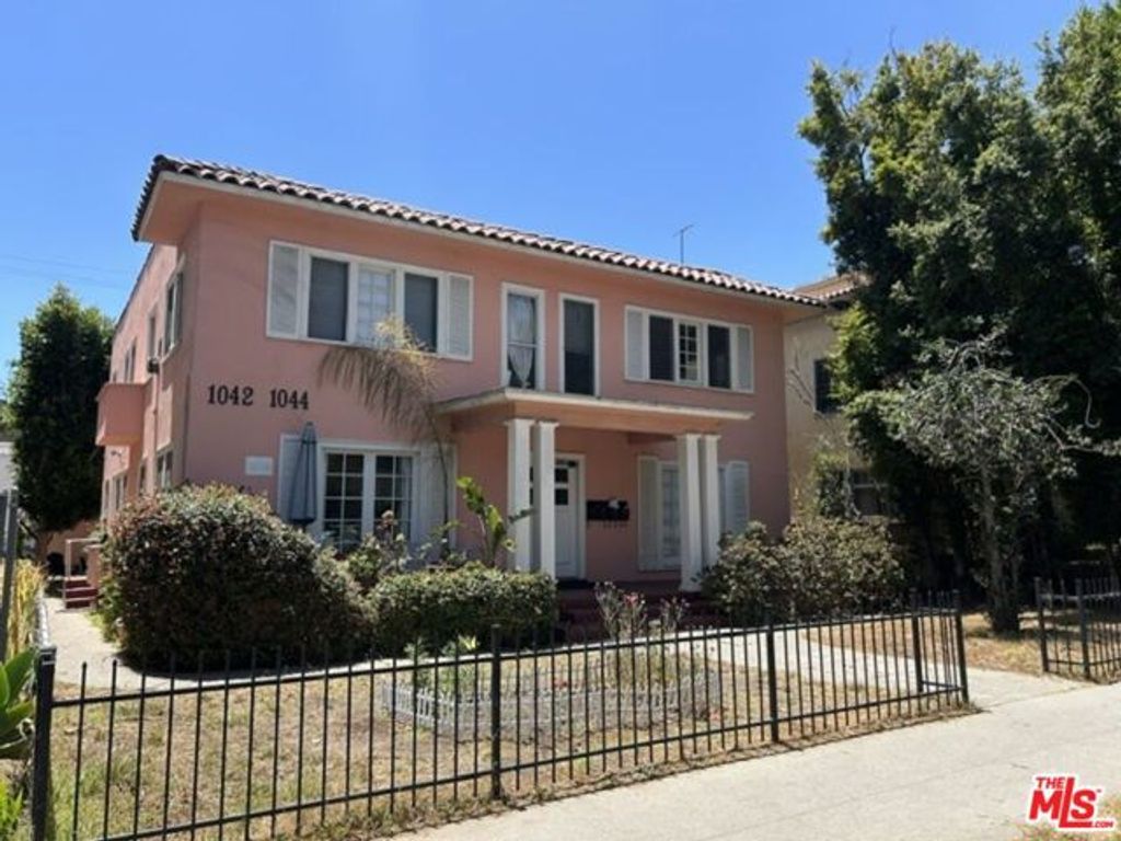 1042 2nd Street 3, Santa Monica, CA 90403