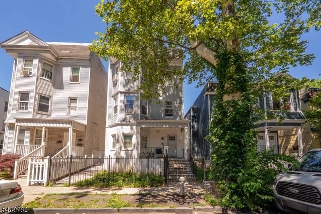 77 S 16Th St, East Orange City, NJ 07018