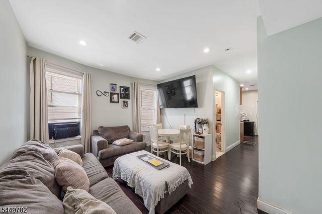 77 S 16Th St, East Orange City, NJ 07018
