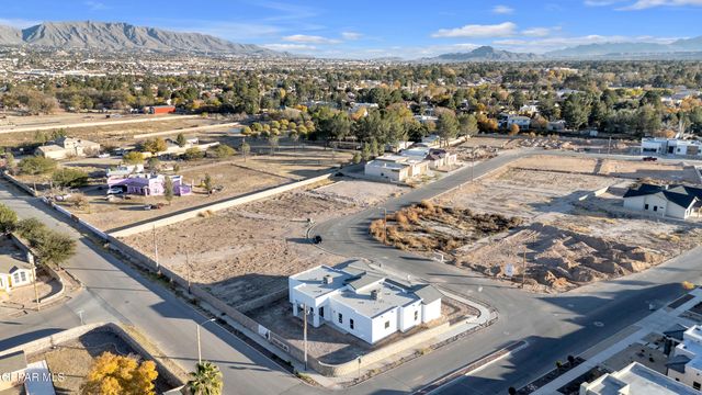 5612 RIO BONITO Circle, El Paso, TX 79932