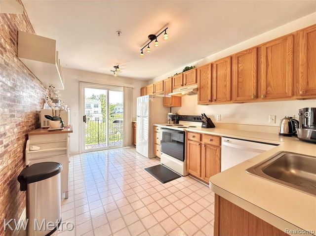 1870 Lindsay Lane, Ann Arbor, MI 48104
