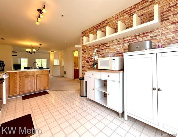 1870 Lindsay Lane, Ann Arbor, MI 48104