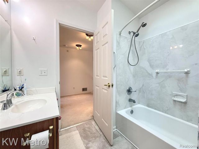 1870 Lindsay Lane, Ann Arbor, MI 48104