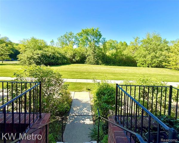 1870 Lindsay Lane, Ann Arbor, MI 48104