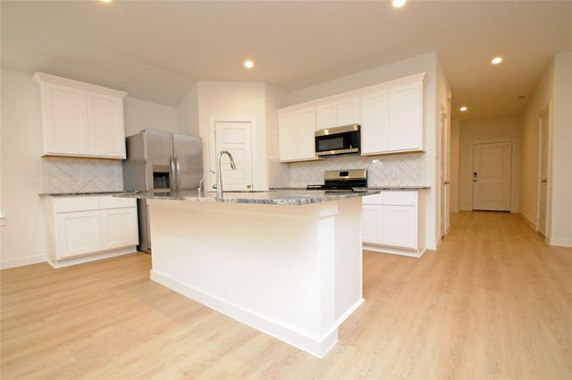 1410 Island Grove Drive, Iowa Colony, TX 77583