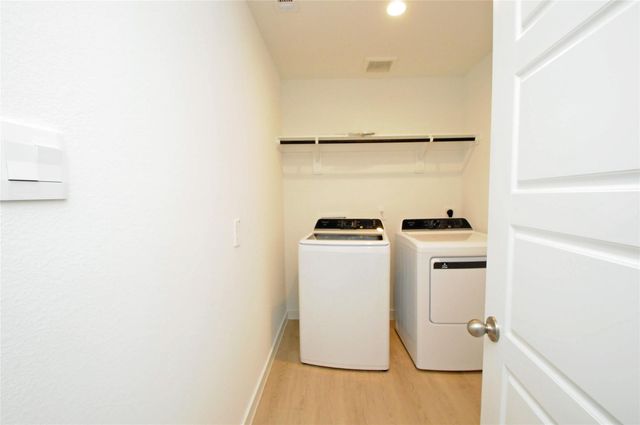 1410 Island Grove Drive, Iowa Colony, TX 77583