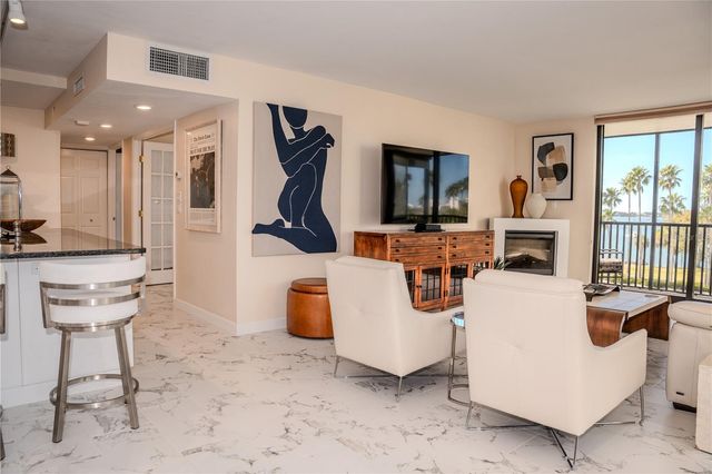 707 S GULFSTREAM AVENUE 301, Sarasota, FL 34236