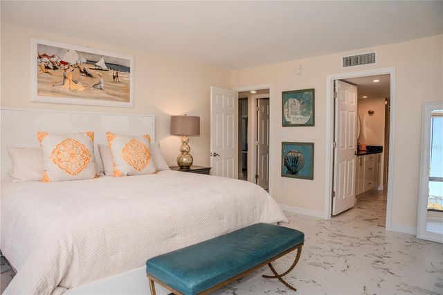 707 S GULFSTREAM AVENUE 301, Sarasota, FL 34236