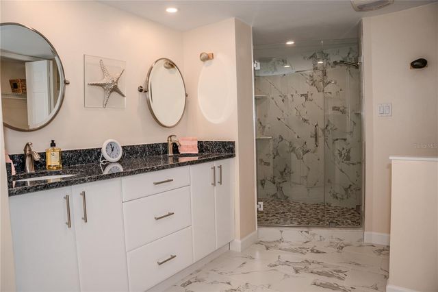 707 S GULFSTREAM AVENUE 301, Sarasota, FL 34236