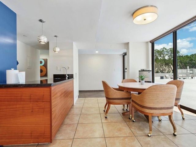 707 S GULFSTREAM AVENUE 301, Sarasota, FL 34236