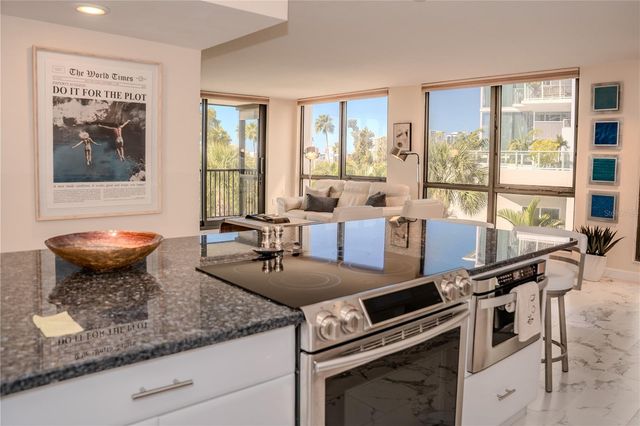 707 S GULFSTREAM AVENUE 301, Sarasota, FL 34236