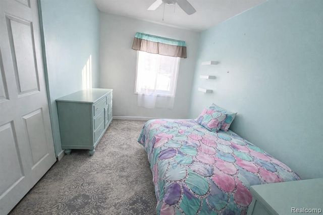 6101 Woodsdale Drive, Grand Blanc, MI 48439