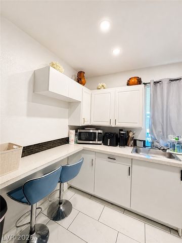 6232 McAllister Avenue, Las Vegas, NV 89107