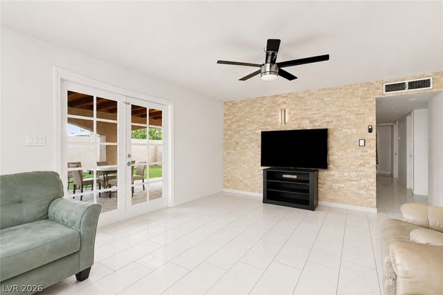 6232 McAllister Avenue, Las Vegas, NV 89107