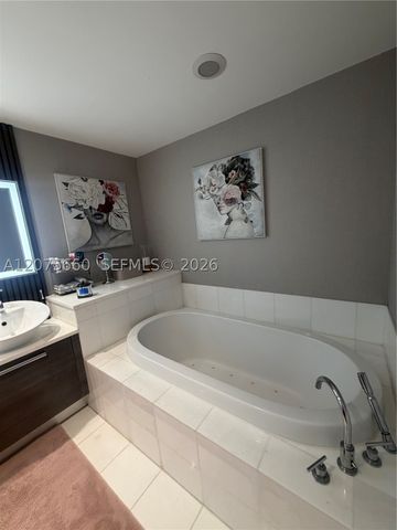 2950 NE 188th St 325, Aventura, FL 33180