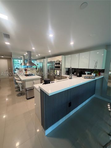 2950 NE 188th St 325, Aventura, FL 33180