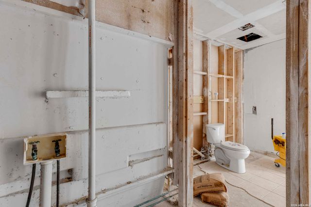 119 J, San Antonio, TX 78210