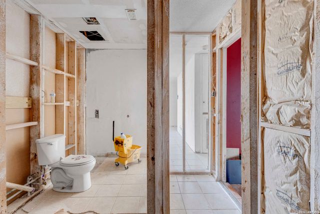 119 J, San Antonio, TX 78210