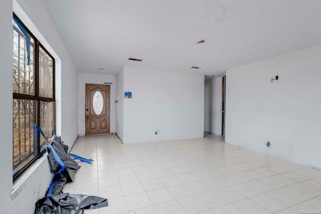 119 J, San Antonio, TX 78210