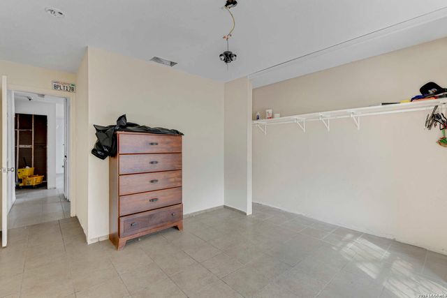 119 J, San Antonio, TX 78210