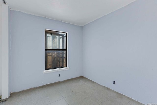 119 J, San Antonio, TX 78210