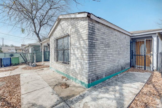 119 J, San Antonio, TX 78210
