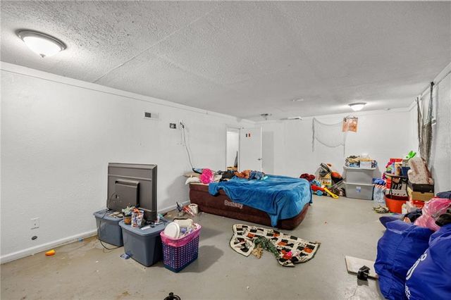 803 NW N Summit Circle, Blue Springs, MO 64015