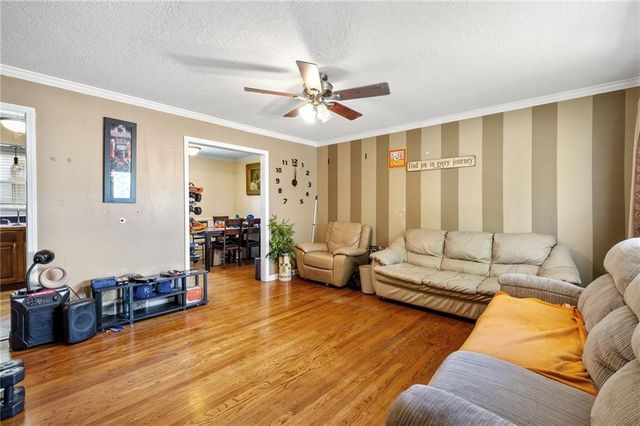 803 NW N Summit Circle, Blue Springs, MO 64015