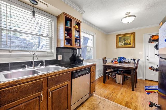 803 NW N Summit Circle, Blue Springs, MO 64015