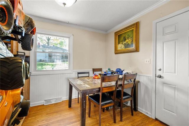 803 NW N Summit Circle, Blue Springs, MO 64015