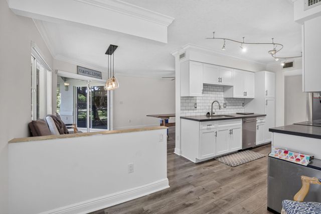 9200 NW 9th Court, Plantation, FL 33324