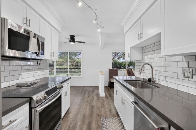 9200 NW 9th Court, Plantation, FL 33324