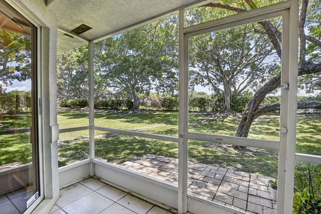 9200 NW 9th Court, Plantation, FL 33324