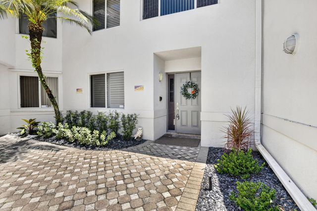 9200 NW 9th Court, Plantation, FL 33324