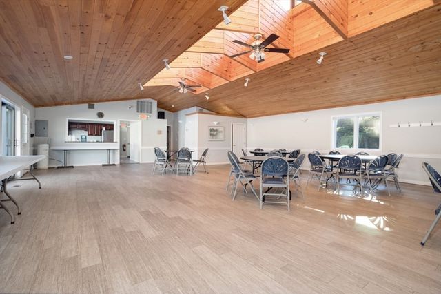 3 Ledgewood Way 8, Peabody, MA 01960