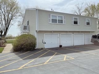 195 Thomas Court D, Bartlett, IL 60103