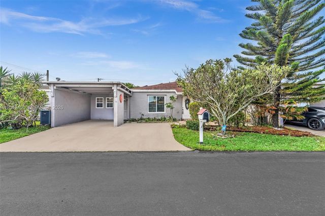 14898 Wildflower Lane, Delray Beach, FL 33446
